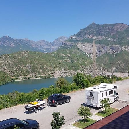Lugina E Komanit Dış mekan fotoğraf
