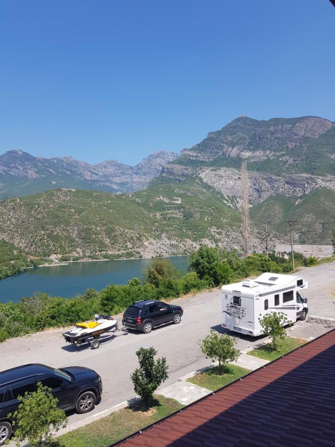 Lugina E Komanit Dış mekan fotoğraf