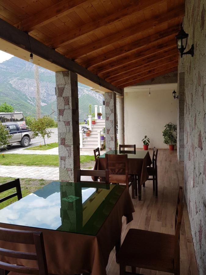 Lugina E Komanit Dış mekan fotoğraf