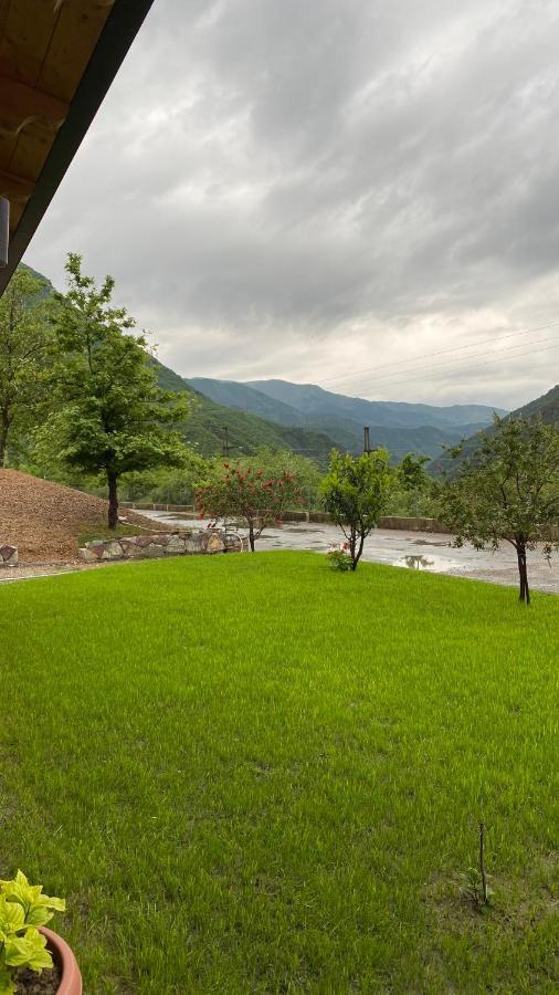 Lugina E Komanit Dış mekan fotoğraf